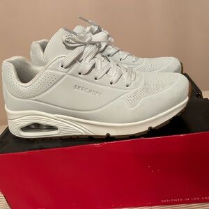 Skechers Light Gray Casual Sneakers